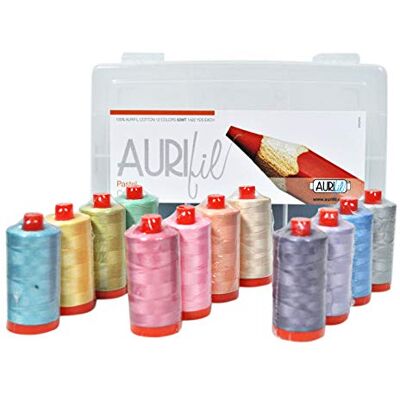 Aurifil trådset pastellsamling 50 wt bomull 12 stora (1422 yard) spolar av Aurifil trådset pastellsamling 50 wt bomull 12 stora (1422 yard) spolar av