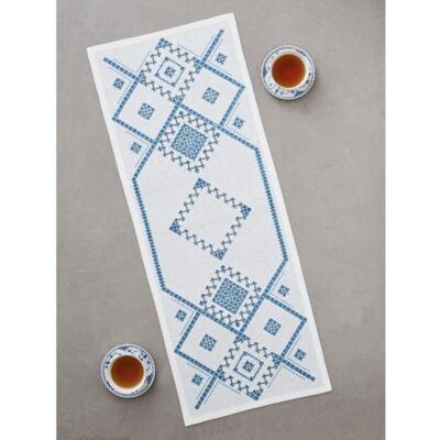 Permin Hardanger bordslöpare broderiförpackning Hardanger blått räkningsmönster Permin Hardanger bordslöpare broderiförpackning Hardanger blått räkningsmönster