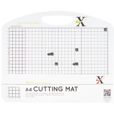 docrafts Xcut Craft Art skärmatta självläkande A4, brädtillbehör för hantverk, quiltning, sömnad, tyg och papper 21 x 29,7 cm, viktiga halkfria verktyg docrafts Xcut Craft Art skärmatta självläkande A4, brädtillbehör för hantverk, quiltning, sömnad, tyg och papper 21 x 29,7 cm, viktiga halkfria verktyg