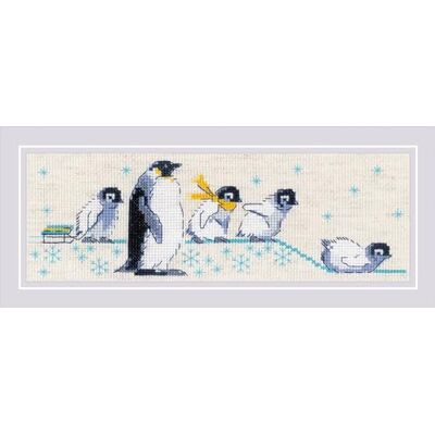 Riolis Korsstygnsbroderier, 24 x 9 cm, pingviner (14 stycken) Riolis Korsstygnsbroderier, 24 x 9 cm, pingviner (14 stycken)