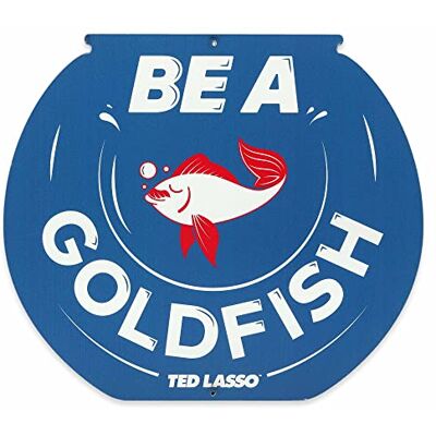 Open Road Brands Ted Lasso Be a Goldfish Fish Bowl metallskylt – vintage Ted Lasso-skylt för mansgrotta eller kontor, blå/röd Open Road Brands Ted Lasso Be a Goldfish Fish Bowl metallskylt – vintage Ted Lasso-skylt för mansgrotta eller kontor, blå/röd