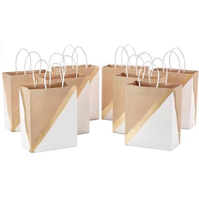 Hallmark 23 cm medelstora presentpåsar i papper (8 väskor: Vit, guld och kraft) till jul, födelsedagar, bröllop, påsk, mors dag, examen, baby shower, möhippor, vårdpaket Hallmark 23 cm medelstora presentpåsar i papper (8 väskor: Vit, guld och kraft) till jul, födelsedagar, bröllop, påsk, mors dag, examen, baby shower, möhippor, vårdpaket
