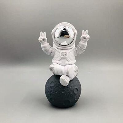 Home Bei Staty astronaut statyett rymddekor skulpturer heminredning, sovrumsdekor, bordsdekoration, söt minirymdfigur prydnad och hantverkspresent (silver och vit astronautfigur) Home Bei Staty astronaut statyett rymddekor skulpturer heminredning, sovrumsdekor, bordsdekoration, söt minirymdfigur prydnad och hantverkspresent (silver och vit astronautfigur)
