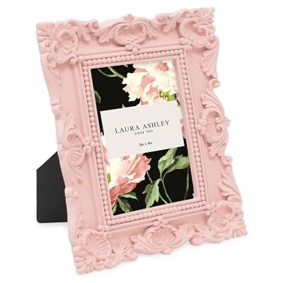Laura Ashley 2 x 3 rosa utsmyckad texturerad handgjord harts bildram med staffli, för bords- och väggdisplay, dekorativ blommig design heminredning, fotogalleri, konst och mer (2 x 3, rosa) Laura Ashley 2 x 3 rosa utsmyckad texturerad handgjord harts bildram med staffli, för bords- och väggdisplay, dekorativ blommig design heminredning, fotogalleri, konst och mer (2 x 3, rosa)