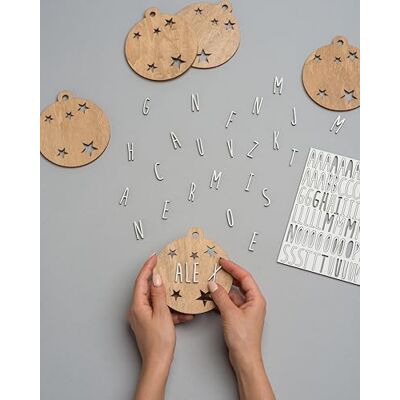WONDEE Personliga julbollar, personlig julboll förpackning med familjens hem 5 (inkluderar bokstäver och rep), personliga unika och miljövänliga juldekorationer WONDEE Personliga julbollar, personlig julboll förpackning med familjens hem 5 (inkluderar bokstäver och rep), personliga unika och miljövänliga juldekorationer