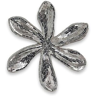 ADM 'Blomma 2' Glasdekorerad skulptur Mosaik att hänga på väggen Silver H51 cm ADM 'Blomma 2' Glasdekorerad skulptur Mosaik att hänga på väggen Silver H51 cm