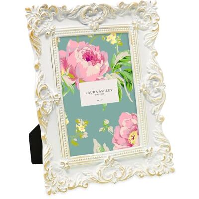 Laura Ashley 4 x 6 vita och guldutsmyckade texturerade handgjorda hartsbildram med staffli och krok för bordsskiva och väggskärm, dekorativ blommig design heminredning, fotogalleri, konst (4 x 6, vit/guld) Laura Ashley 4 x 6 vita och guldutsmyckade texturerade handgjorda hartsbildram med staffli och krok för bordsskiva och väggskärm, dekorativ blommig design heminredning, fotogalleri, konst (4 x 6, vit/guld)