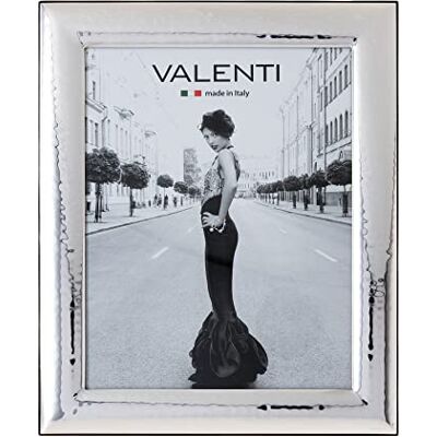 VALENTI & CO. Valenti&Co. – Bildram – silver i fållad utseende – glänsande bröllop, till födelsedag till vänner eller föräldrar – för bilder i format 20 x 25 cm VALENTI & CO. Valenti&Co. – Bildram – silver i fållad utseende – glänsande bröllop, till födelsedag till vänner eller föräldrar – för bilder i format 20 x 25 cm