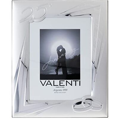 VALENTI & CO. Valenti&Co silverfotoram 13 x 18 cm idealisk som present till silverbröllop – 25 års bröllop eller för 25:e släktingar eller mamma och pappa. 18x24 cm SILVER VALENTI & CO. Valenti&Co silverfotoram 13 x 18 cm idealisk som present till silverbröllop – 25 års bröllop eller för 25:e släktingar eller mamma och pappa. 18x24 cm SILVER