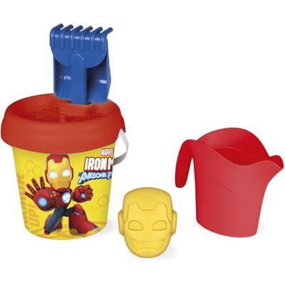 Smoby Iron Man hinkset Innehåller vattenkanna, spade, sandform, sil och kratta Återvunnet material Lämplig för åldrar 18 månader och uppåt Tillverkad i Frankrike Smoby Iron Man hinkset Innehåller vattenkanna, spade, sandform, sil och kratta Återvunnet material Lämplig för åldrar 18 månader och uppåt Tillverkad i Frankrike