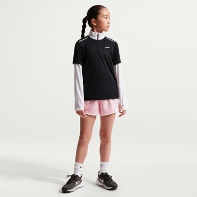 NIKE Barn Miler Dri-FIT kortärmad topp, svart/reflekterande silver, 13/15 år NIKE Barn Miler Dri-FIT kortärmad topp, svart/reflekterande silver, 13/15 år