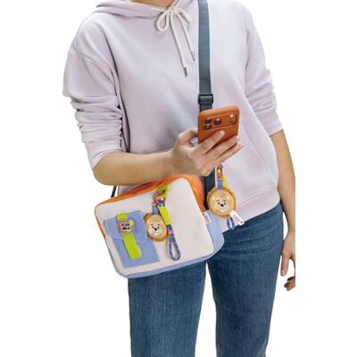 NICI Axelväska Lejon med justerbar axelrem, 18 x 26 x 4 cm, beige, trendig axelväska med hänge, söt crossbody-väska för vardagen, resor och fritid 62758 NICI Axelväska Lejon med justerbar axelrem, 18 x 26 x 4 cm, beige, trendig axelväska med hänge, söt crossbody-väska för vardagen, resor och fritid 62758