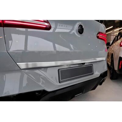 Avisa borstat rostfritt stål trimningslist för baklucka, kompatibel med BMW X3 (G45) 2024– exkl. M-sport Avisa borstat rostfritt stål trimningslist för baklucka, kompatibel med BMW X3 (G45) 2024– exkl. M-sport