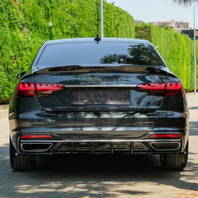 ONEWAY AUTO ACCESSORIES Oneway bakre diffusor kompatibel med Audi A4 (B9) Sedan/Avant Facelift 2019-2024 – glansig svart ONEWAY AUTO ACCESSORIES Oneway bakre diffusor kompatibel med Audi A4 (B9) Sedan/Avant Facelift 2019-2024 – glansig svart