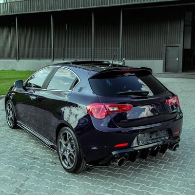 ONEWAY AUTO ACCESSORIES Oneway bakre sidodiffusorer kompatibla med Alfa Romeo Giulietta 2010-2020 – glansig svart ONEWAY AUTO ACCESSORIES Oneway bakre sidodiffusorer kompatibla med Alfa Romeo Giulietta 2010-2020 – glansig svart