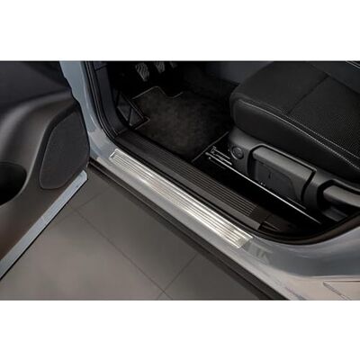 Avisa Silver Inox dörrtröskelskydd kompatibel med Nissan Qashqai III 2021-2024 & Facelift 2024- "Lines" 4 delar Avisa Silver Inox dörrtröskelskydd kompatibel med Nissan Qashqai III 2021-2024 & Facelift 2024- "Lines" 4 delar