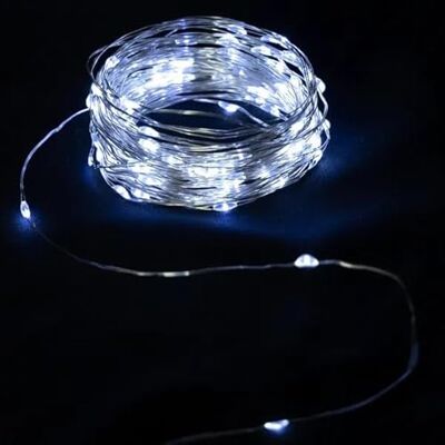 VoltShine 15 m koppartråd LED-ljusslinga, 3AA-batteri, kallt vitt, perfekt för inomhus- och utomhusdekoration, skapar mysiga miljöer. VoltShine 15 m koppartråd LED-ljusslinga, 3AA-batteri, kallt vitt, perfekt för inomhus- och utomhusdekoration, skapar mysiga miljöer.