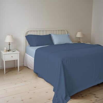 Italian Bed Linen Set med lakan för dubbelsäng 100% naturlig bomull, tillverkad i Italien – set med sängkläder, underlakan med hörn, överlakan 240 x 300 cm och örngott med inre plåt, Avio/Ljusblå Italian Bed Linen Set med lakan för dubbelsäng 100% naturlig bomull, tillverkad i Italien – set med sängkläder, underlakan med hörn, överlakan 240 x 300 cm och örngott med inre plåt, Avio/Ljusblå
