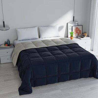 Italian Bed Linen Italiensk sängkläder ELEGANT vintertäcke, mörkblå/ljusgrå, 260 x 260 cm Italian Bed Linen Italiensk sängkläder ELEGANT vintertäcke, mörkblå/ljusgrå, 260 x 260 cm