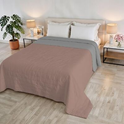 Italian Bed Linen Golias sommartäcke, tillverkad i Italien, 100% polyester dubbelsidigt överkast med vattentvättad effekt lätt filt med fyllning 65 gr Dubbelsäng 260 x 250 cm Rosa/LJUSGRÅ Italian Bed Linen Golias sommartäcke, tillverkad i Italien, 100% polyester dubbelsidigt överkast med vattentvättad effekt lätt filt med fyllning 65 gr Dubbelsäng 260 x 250 cm Rosa/LJUSGRÅ