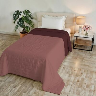 Italian Bed Linen Golias sommartäcke, tillverkad i Italien, 100% polyester – dubbelsidigt överkast med vattentvättad effekt – lätt filt med fyllning 65 gr – enkelsäng 170 x 250 cm – Korall/vinröd Italian Bed Linen Golias sommartäcke, tillverkad i Italien, 100% polyester – dubbelsidigt överkast med vattentvättad effekt – lätt filt med fyllning 65 gr – enkelsäng 170 x 250 cm – Korall/vinröd