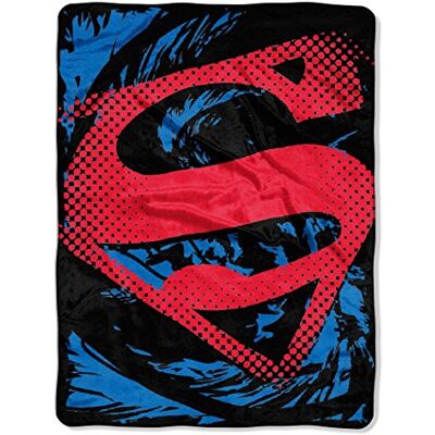 Northwest DC Comics Superman, Super Rip Shield Micro Raschel överkastfilt, 117 cm x 152 cm, flerfärgad, 1 antal Northwest DC Comics Superman, Super Rip Shield Micro Raschel överkastfilt, 117 cm x 152 cm, flerfärgad, 1 antal