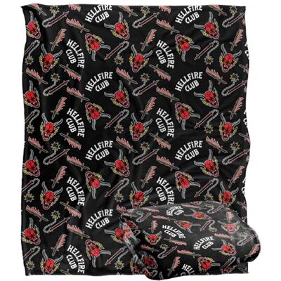 Stranger Things HELLFIRE CLUB PATTERN Silkeslen Touch Supermjuk överkastfilt 152 x 127 cm Stranger Things HELLFIRE CLUB PATTERN Silkeslen Touch Supermjuk överkastfilt 152 x 127 cm