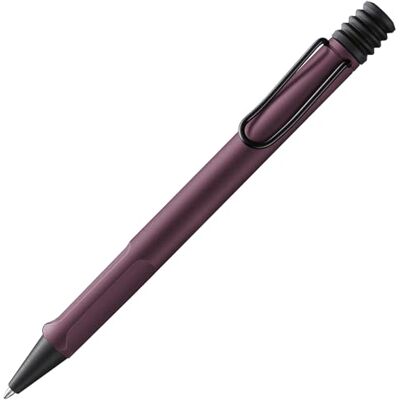 Lamy safari scarlet kulspetspenna – tidlös klassisk kuli med ergonomiskt handtag och robust ASA-plast – inkl. stor kapacitet gruva M 16 i linjebredd M i svart Lamy safari scarlet kulspetspenna – tidlös klassisk kuli med ergonomiskt handtag och robust ASA-plast – inkl. stor kapacitet gruva M 16 i linjebredd M i svart