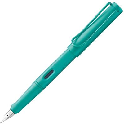 Lamy safari akvamarin reservoarpenna – reservoarpenna med ergonomiskt handtag och polerad stålfjäder i linjebredd EF – robust ASA-plast – inkl. bläckpatron T 10 blå – högerhänt Lamy safari akvamarin reservoarpenna – reservoarpenna med ergonomiskt handtag och polerad stålfjäder i linjebredd EF – robust ASA-plast – inkl. bläckpatron T 10 blå – högerhänt