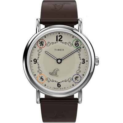 Timex TW2Y76300 Harry Potter Gryffindor House Kvartsur på 38 mm för män – brunt läderarmband med krämfärgad urtavla och silverfärgad boett Timex TW2Y76300 Harry Potter Gryffindor House Kvartsur på 38 mm för män – brunt läderarmband med krämfärgad urtavla och silverfärgad boett