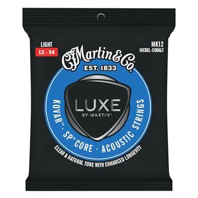 Martin LUXE BY ® Kovar™ SP® Core gitarrsträngar – ljusmätare nickel-koboltlegeringsomslag med SP-kärna Lägre spänning, balanserad ton och långvarig prestanda Martin LUXE BY ® Kovar™ SP® Core gitarrsträngar – ljusmätare nickel-koboltlegeringsomslag med SP-kärna Lägre spänning, balanserad ton och långvarig prestanda
