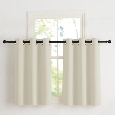 NICETOWN Fönstergardiner kort gardin beige ogenomskinliga mörkläggningsgardiner med öljetter köksgardiner fönster moderna termiska gardiner vardagsrum öljettskynke set om 2, ljusbeige H 90 x B 107 cm NICETOWN Fönstergardiner kort gardin beige ogenomskinliga mörkläggningsgardiner med öljetter köksgardiner fönster moderna termiska gardiner vardagsrum öljettskynke set om 2, ljusbeige H 90 x B 107 cm
