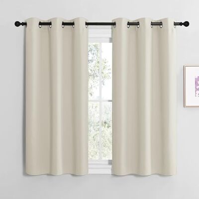 NICETOWN Korta gardiner, beige, fönstergardiner, modern, set om 2, H 137 x B 107 cm, ogenomskinliga köksgardiner, mörkläggningsgardiner med öljetter, termiska fönstergardiner, barnrum, ljusbeige, H NICETOWN Korta gardiner, beige, fönstergardiner, modern, set om 2, H 137 x B 107 cm, ogenomskinliga köksgardiner, mörkläggningsgardiner med öljetter, termiska fönstergardiner, barnrum, ljusbeige, H