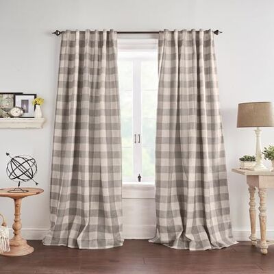 Elrene Home Fashions lantlig livsstil Grainger buffelrutigt mörkläggningsgardin, draperi för vardagsrum och sovrum med gardinstångsöppning, 132 cm x 241 cm, grå, 1 panel. Elrene Home Fashions lantlig livsstil Grainger buffelrutigt mörkläggningsgardin, draperi för vardagsrum och sovrum med gardinstångsöppning, 132 cm x 241 cm, grå, 1 panel.