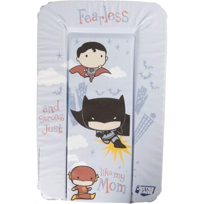Tataway DC Comics Justice League skötbord, madrass, mjuk bordsskötmatta för pojkar och flickor med grafik av Superman, Batman och Flash, mäter 73x48,5x3 cm Tataway DC Comics Justice League skötbord, madrass, mjuk bordsskötmatta för pojkar och flickor med grafik av Superman, Batman och Flash, mäter 73x48,5x3 cm