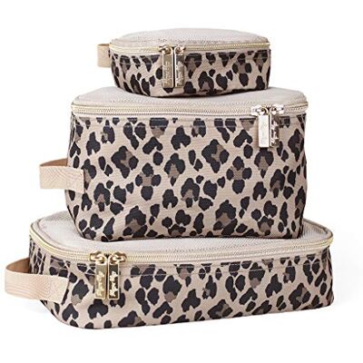 Itzy Ritzy Packkuber för resor, uppsättning med 3 packkuber eller reseorganisatörer; varje resekub har en nättopp, dubbla dragkedjor och ett tyghandtag (leopard) Itzy Ritzy Packkuber för resor, uppsättning med 3 packkuber eller reseorganisatörer; varje resekub har en nättopp, dubbla dragkedjor och ett tyghandtag (leopard)