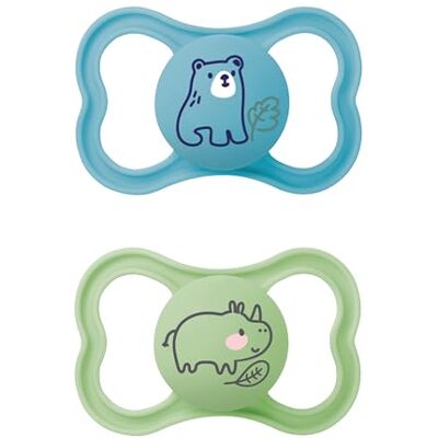 MAM Air Silikonnapp i set om 2, extra lätt och luftig skölddesign, tandvänlig babynapp gjord av speciell SkinSoft silikon med napplåda, 16+ månader, björn/noshörning MAM Air Silikonnapp i set om 2, extra lätt och luftig skölddesign, tandvänlig babynapp gjord av speciell SkinSoft silikon med napplåda, 16+ månader, björn/noshörning