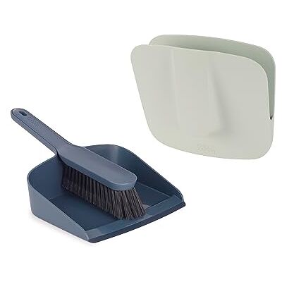 Joseph Joseph CleanStore Väggmonterad sopskåpa och borste för hushållsbruk inomhus med dammskydd förvaring, kant av gummi och Mjuka borst Joseph Joseph CleanStore Väggmonterad sopskåpa och borste för hushållsbruk inomhus med dammskydd förvaring, kant av gummi och Mjuka borst