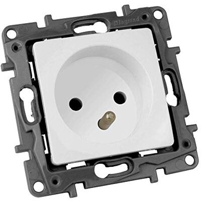 Legrand Uttag 2P+Z 16A fransk/belg system NILOE 764527 för att sätta in en ram 2529 Legrand Uttag 2P+Z 16A fransk/belg system NILOE 764527 för att sätta in en ram 2529
