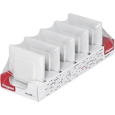 Legrand 398300 5-pack 10AX monobloc-switchar eller brytare för infälld installation Niloé Step sortiment, vit färg Legrand 398300 5-pack 10AX monobloc-switchar eller brytare för infälld installation Niloé Step sortiment, vit färg
