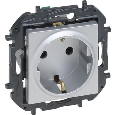 Legrand 3-pack 2P+T 16A monobloc uttag för infälld installation, Niloé Step sortiment, Alumunio färg, 398303B Legrand 3-pack 2P+T 16A monobloc uttag för infälld installation, Niloé Step sortiment, Alumunio färg, 398303B