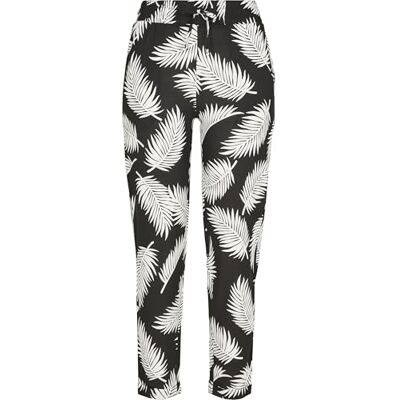 Urban Classics Dambyxor elastisk midja AOP byxor flerfärgad, 7/8 längd i två exotiska färgvarianter, Framsida, S Urban Classics Dambyxor elastisk midja AOP byxor flerfärgad, 7/8 längd i två exotiska färgvarianter, Framsida, S