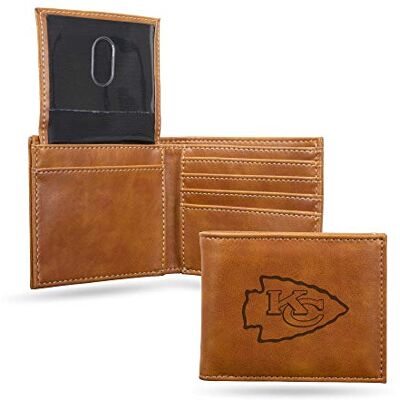 Rico Industries NFL lasergraverad plånbok med dragkedja, brun Lagfärg 3.5 x 4.25-inches Rico Industries NFL lasergraverad plånbok med dragkedja, brun Lagfärg 3.5 x 4.25-inches