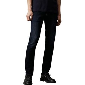 Calvin herr smala byxor, Denim mörk, 33W / 32L Calvin herr smala byxor, Denim mörk, 33W / 32L