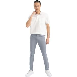 DeFacto chinobyxor för män – snygga och bekväma herrbyxor – klassiska chinos byxor för en modern look och högsta, Lt.indigo, 32W x 32L DeFacto chinobyxor för män – snygga och bekväma herrbyxor – klassiska chinos byxor för en modern look och högsta, Lt.indigo, 32W x 32L