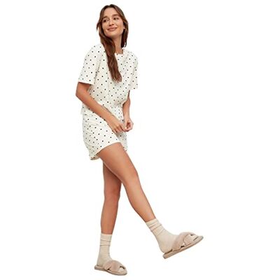 Trendyol Prickig mellanstickad t-shirt för kvinnor – kort pyjamasset, Vitt, M Trendyol Prickig mellanstickad t-shirt för kvinnor – kort pyjamasset, Vitt, M