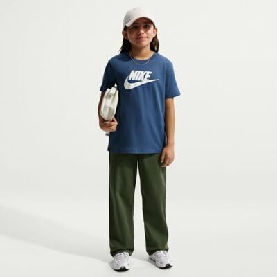 NIKE Unisex barn K NSW Tee Futura HBR T-shirt, Mystic Navy, 7/8 år NIKE Unisex barn K NSW Tee Futura HBR T-shirt, Mystic Navy, 7/8 år