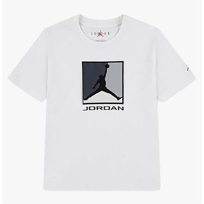 NIKE Jordan Flight Essential Bold 3.0 Unisex T-shirts och T-shirts Barn och tonåringar (1 pack) NIKE Jordan Flight Essential Bold 3.0 Unisex T-shirts och T-shirts Barn och tonåringar (1 pack)