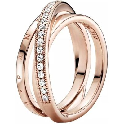 PANDORA Signature trippelbands 14k roséguldpläterad ring med korsande pavé och klar kubisk zirkonia, 52 PANDORA Signature trippelbands 14k roséguldpläterad ring med korsande pavé och klar kubisk zirkonia, 52
