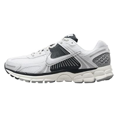 NIKE Zoom Vomero 5, Sneaker för kvinnor, Vit metallic silver armory marinblå, 42.5 EU NIKE Zoom Vomero 5, Sneaker för kvinnor, Vit metallic silver armory marinblå, 42.5 EU